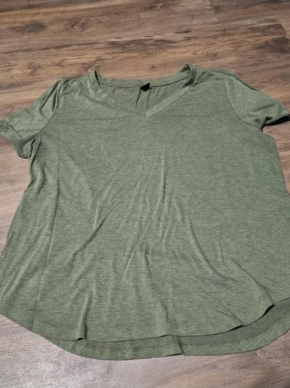 SHEIN Olive Green V-Neck Short Sleeve Tunic Top